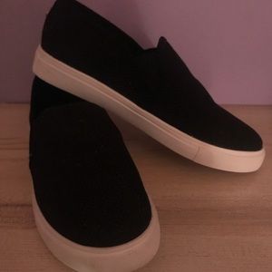 Black Steve Madden slip on sneakers